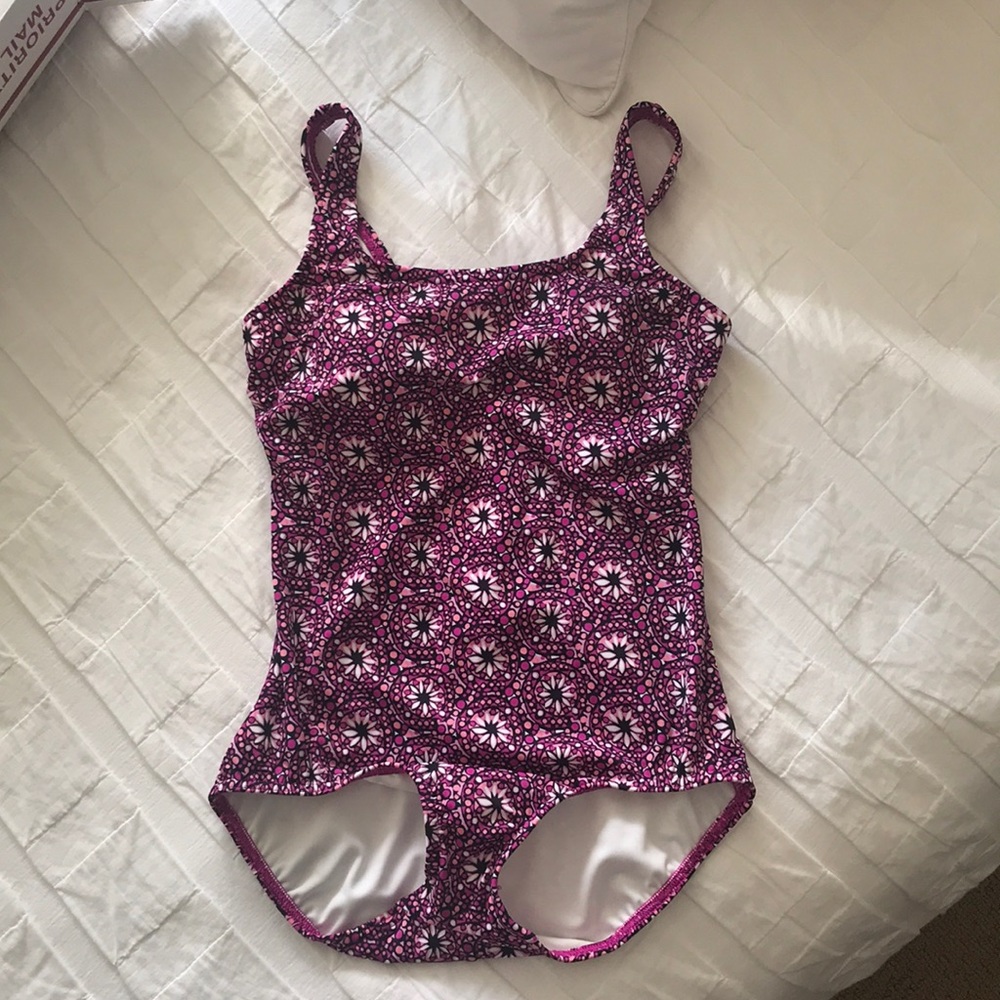 Lands’ End Tugless Softcup One Piece Swimsuit